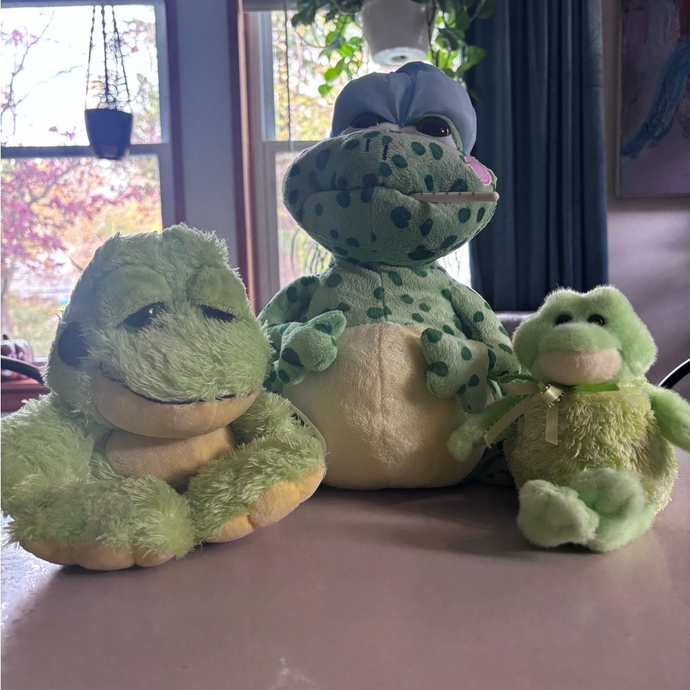 Frog plush bundle Ganz